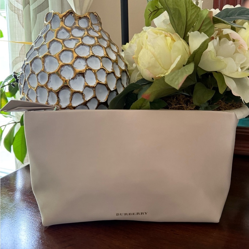 NEW Burberry Cosmetic Toiletry Pouch